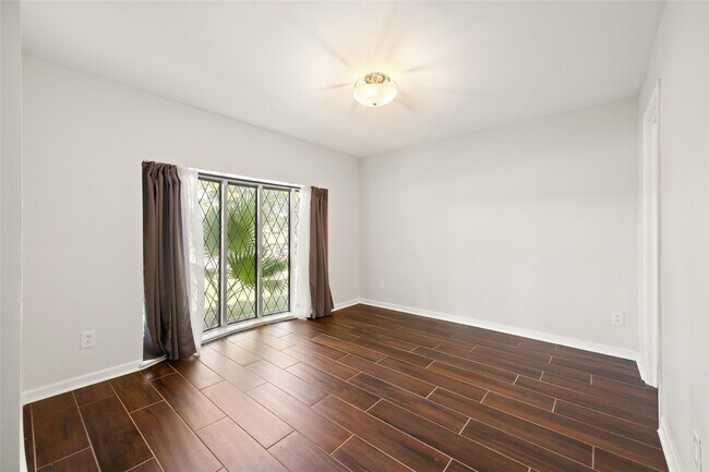 Photo - 5827 S Braeswood Blvd