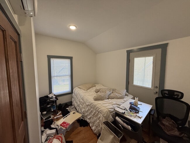 413 S Aurora St