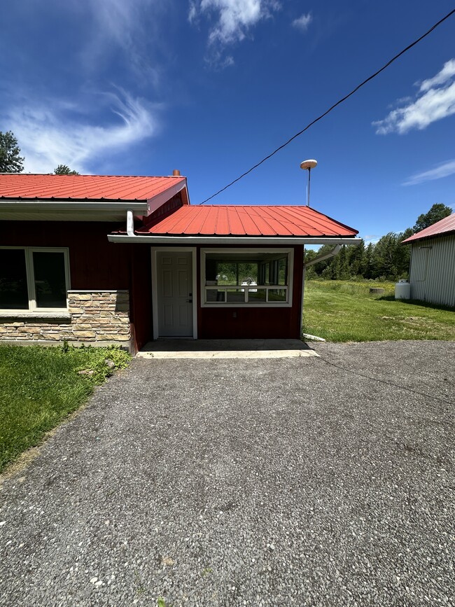 Building Photo - 2-24093 Weirs Sideroad Pefferlaw