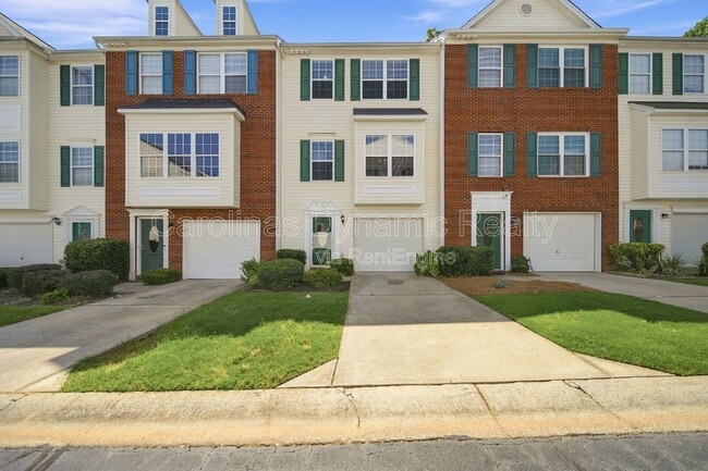 Building Photo - 1526 Royal Auburn Ave