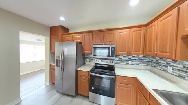 Photo - 1620 Guinyard Way