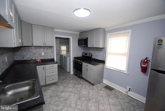 Photo - 416 Lawrence St