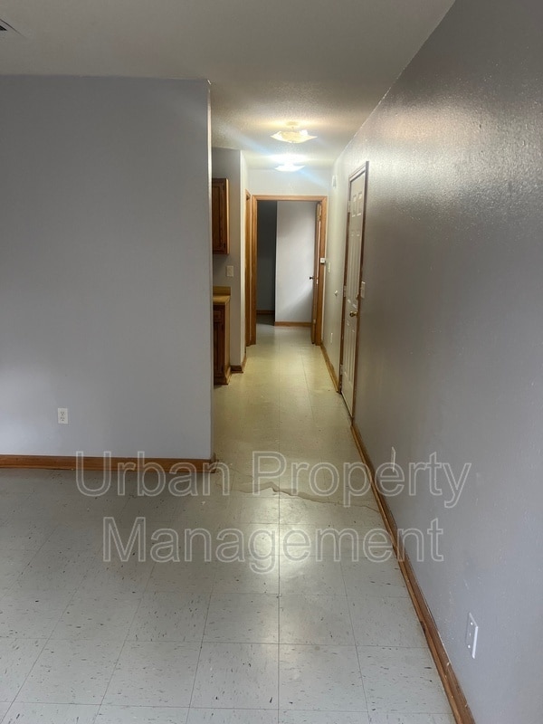 Photo - 110 E Frank Ave