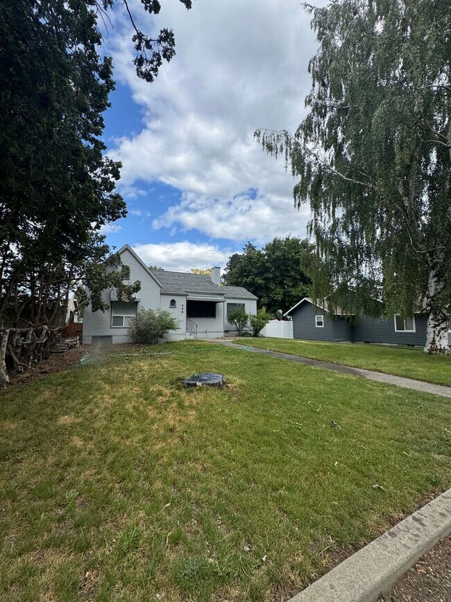 Photo - Charming 3 Bed Rental in Prime Location