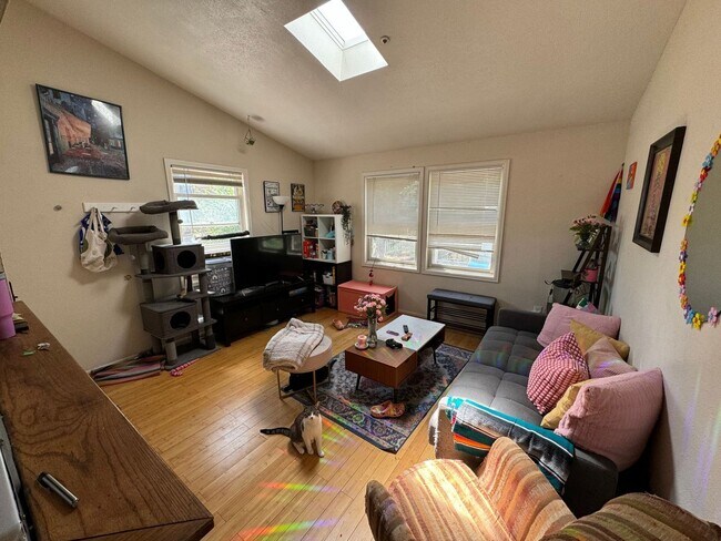 Photo - Goss Street Duplex Unit 2021 Goss Street