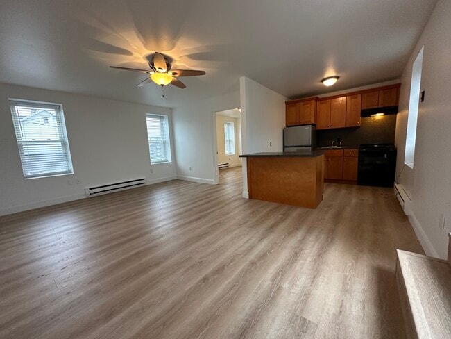 Building Photo - 1125 3rd St Unit Apt. 3