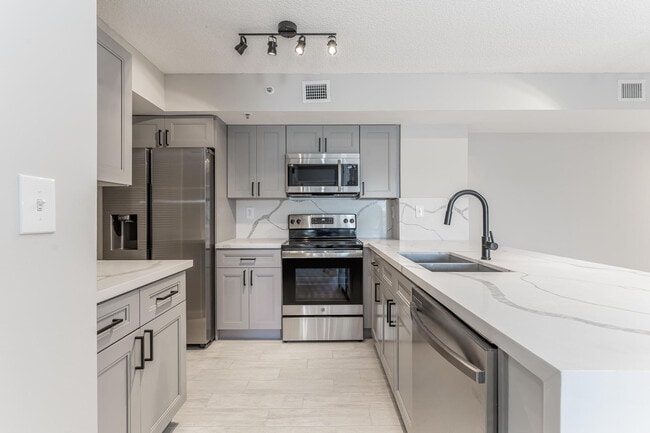 Photo - 2600 S University Dr Unit 208