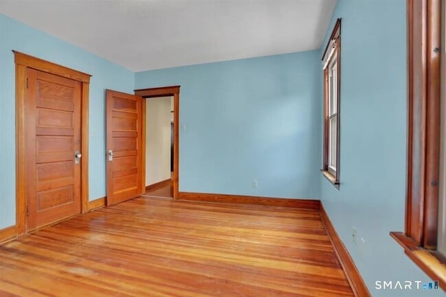 31 Brooklawn St Unit 1