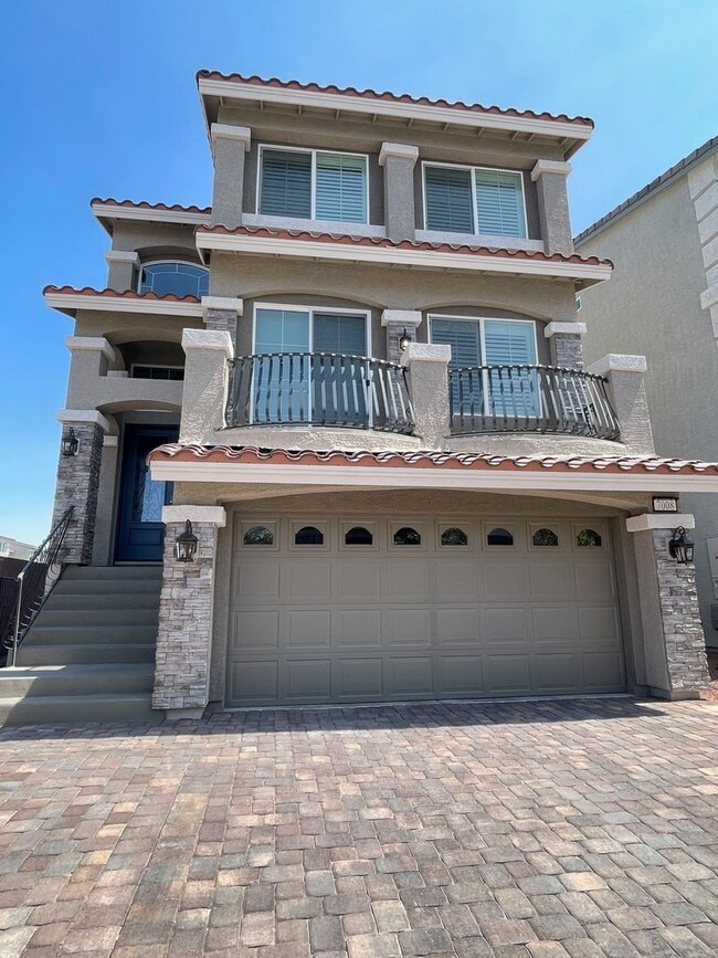 Photo - 3 Story house 4 bedroom / 3.5 bath, Southwest
