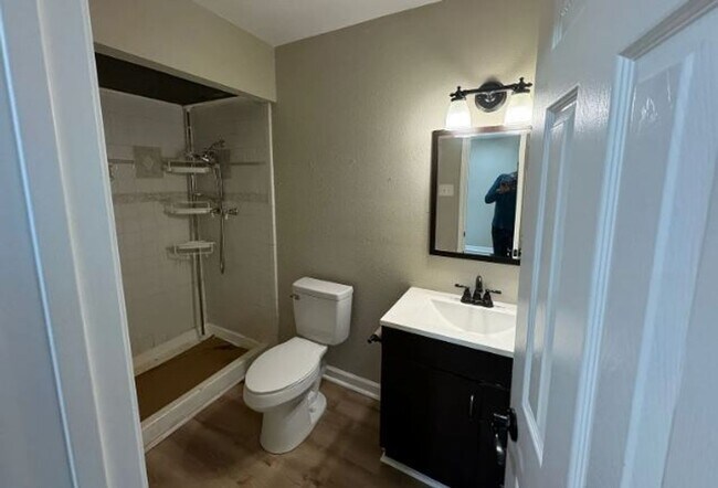 Photo - Spacious 3-Bedroom Home in The Colony – Av...