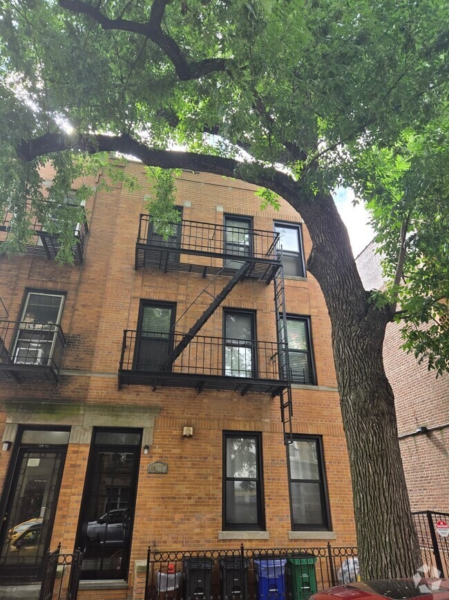 Building Photo - 2415 41st St Unit 1R Rental