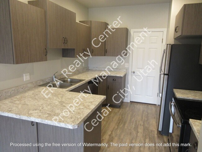 Photo - 352 W 400 N