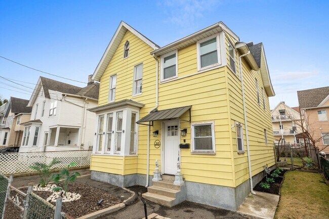 Photo - 369 Park St House