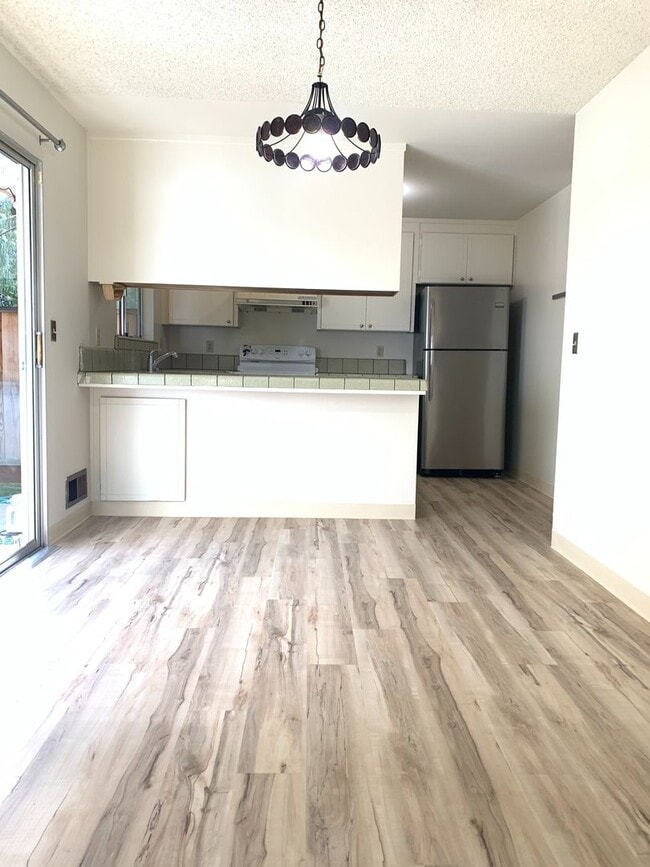 Photo - 1252-1254 Valerian Court Unit 1254