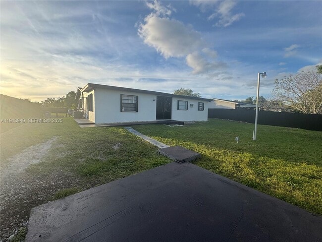 Photo - 29523 SW 144th Ct