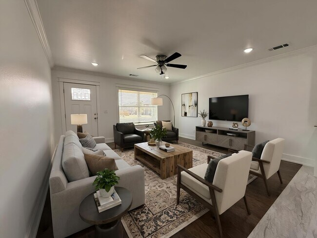 Photo - 1807 E Brookview Dr Unit B