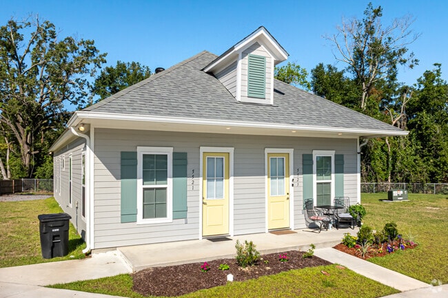 Photo - Hollywood Heights