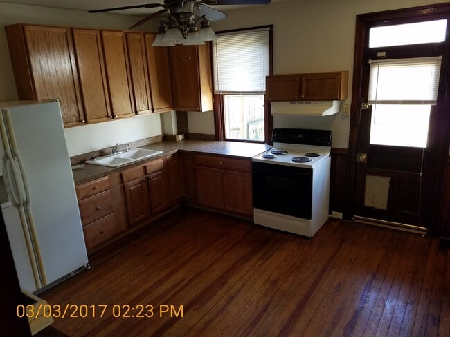 Photo - 4 bedroom, 1 bath, 3 story half double house