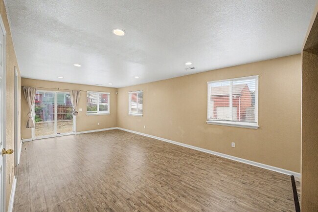 Photo - "Charming 3-Bedroom Duplex in Englewood with 2 Full Baths - Your Ideal Home Awaits!"