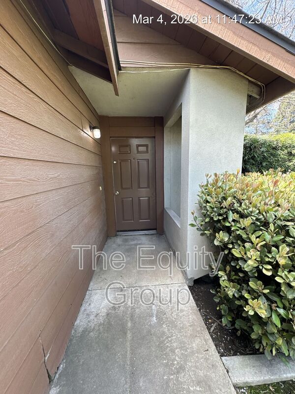 Photo - 1571 E Cross Ave