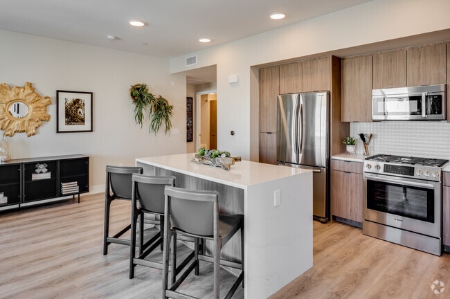 2 BR, 2 BA - Prado West