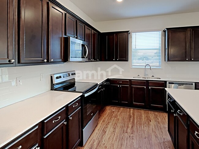 Photo - 1009 Walden Woods Dr