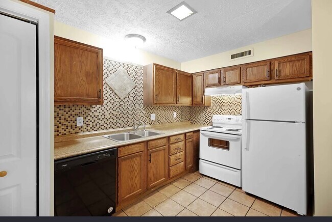 Photo - 1405 Forest Ave Unit 1405