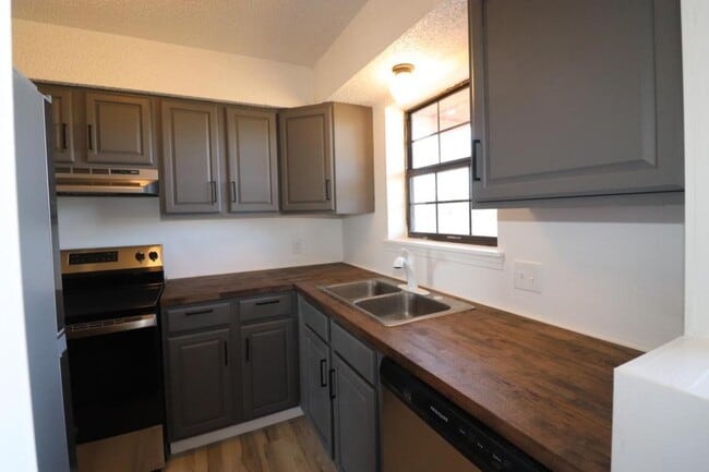 Photo - 126 Fairway Ave