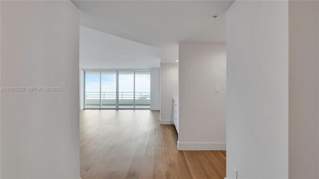 Photo - 555 NE 34th St Unit 701