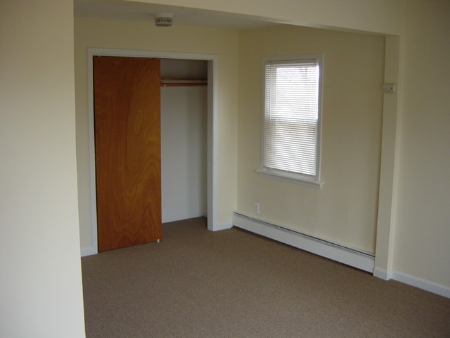 Photo - 247 Smith Rd