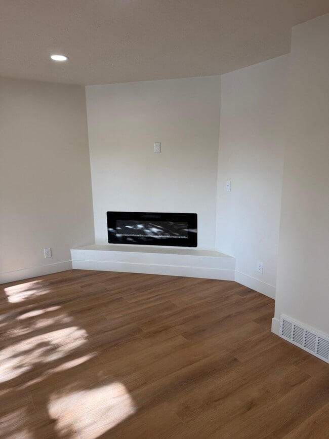 Photo - 2543 Highland Dr Unit A