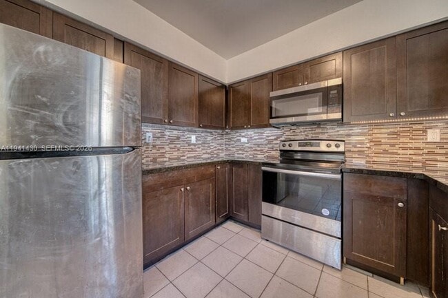 Photo - 12220 NE Miami Pl