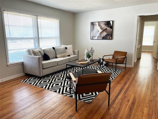 Photo - 470 Highland Blvd