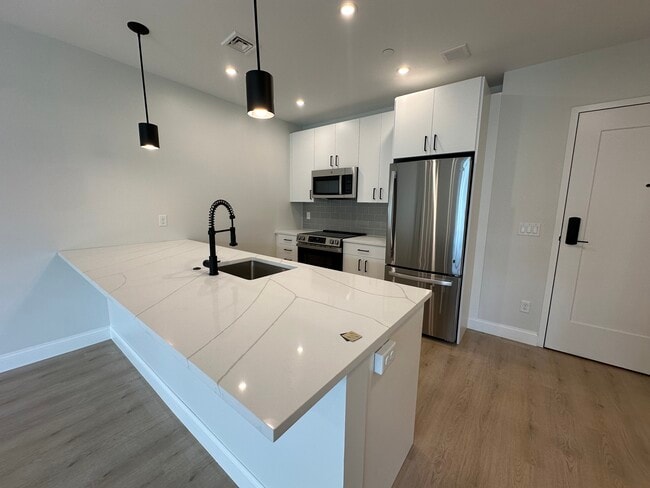 Photo - 103 Cottage St Condo