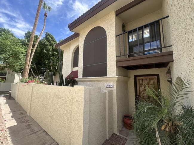 Building Photo - Point South Mountain; Located in the highly desirable Point South Mountain Community, resort styl...