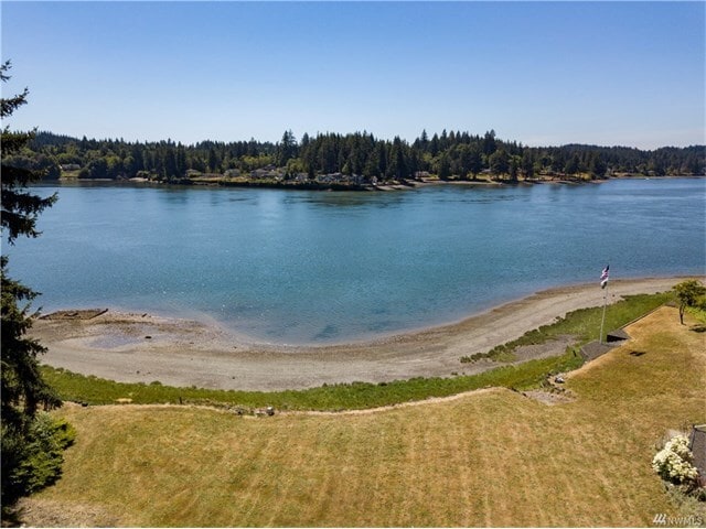 Photo - Large Shop Perfect for a home based business, plus 136 feet of waterfront.