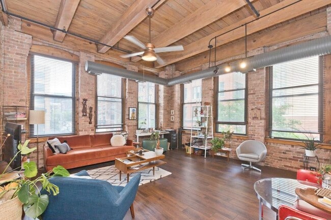 Photo - 1 bedroom in Chicago IL 60607 Unit 212