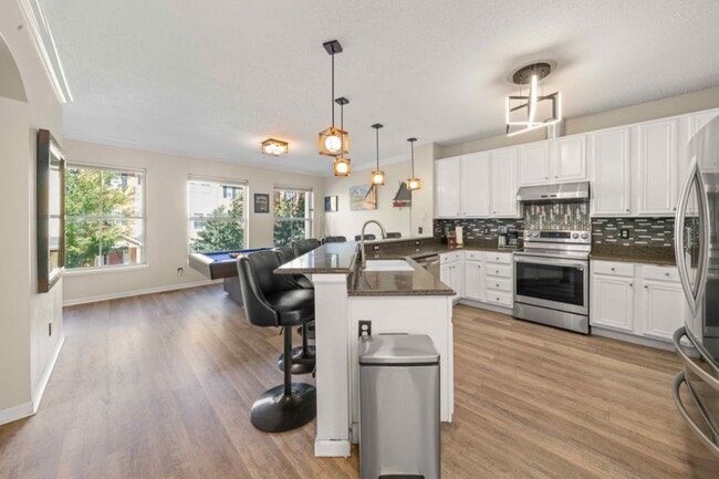 Photo - 10283 Bleeker St