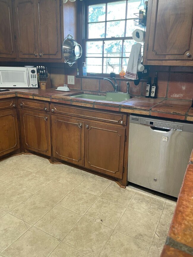 Photo - Country Club Dr.