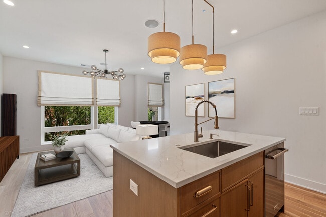 Photo - 2122 W 18th Pl Unit 2
