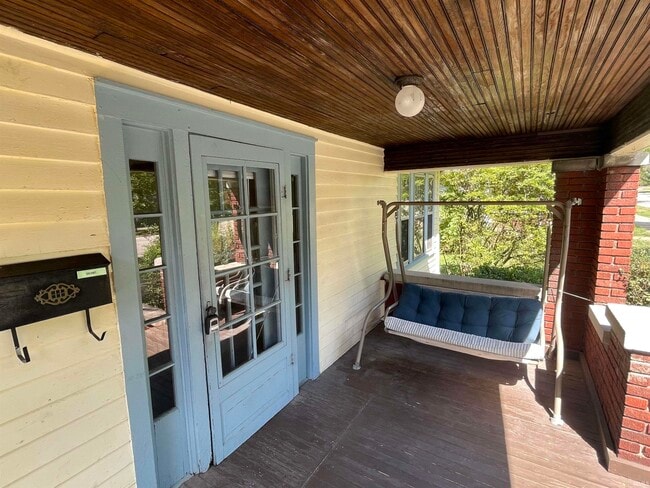 Photo - 201 E 12th St