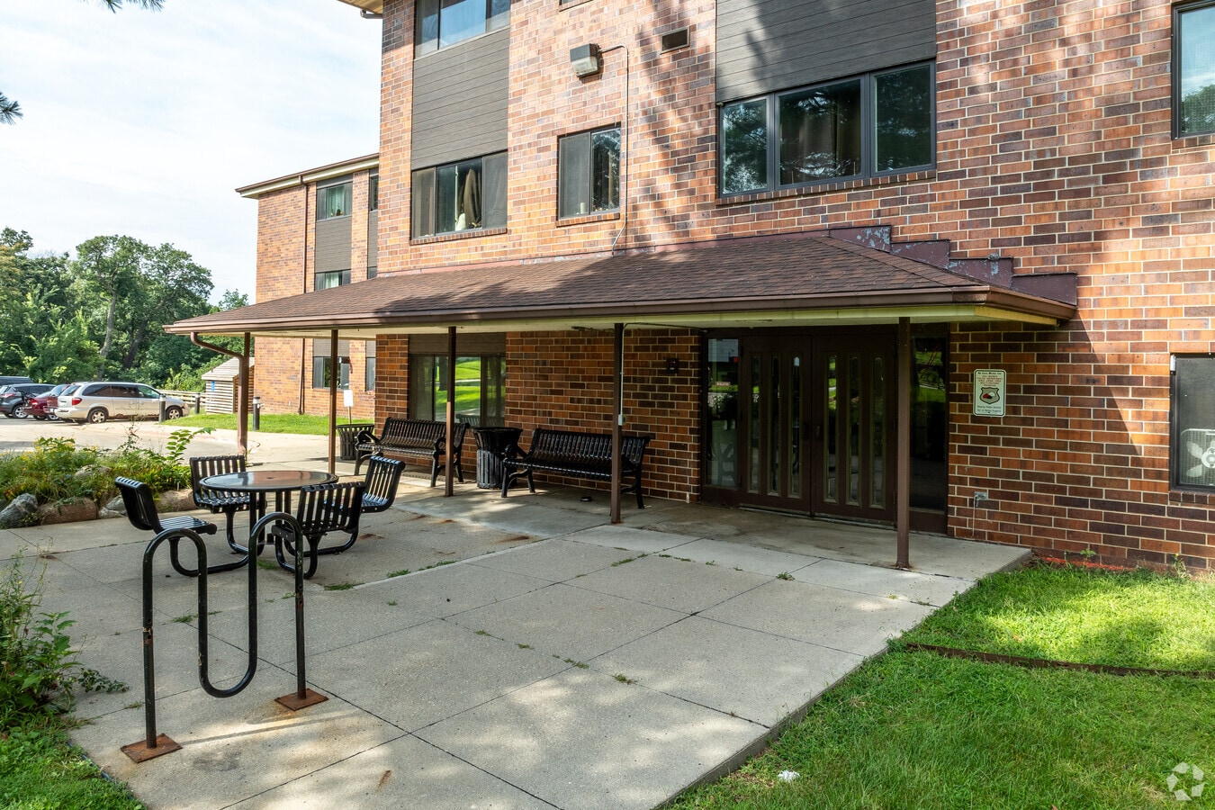 Photo - Oak Park Manor