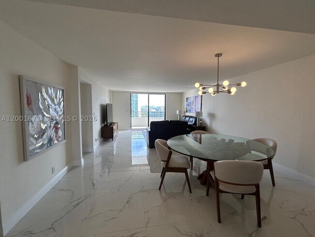 Photo - 2500 Parkview Dr Unit 1415