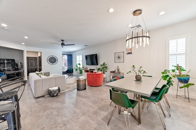 Photo - 1041 Chestnut Chase St