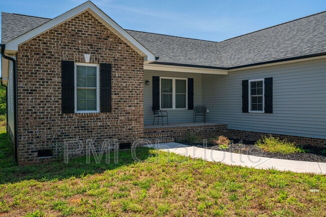 Photo - 2128 Chatfield Rd
