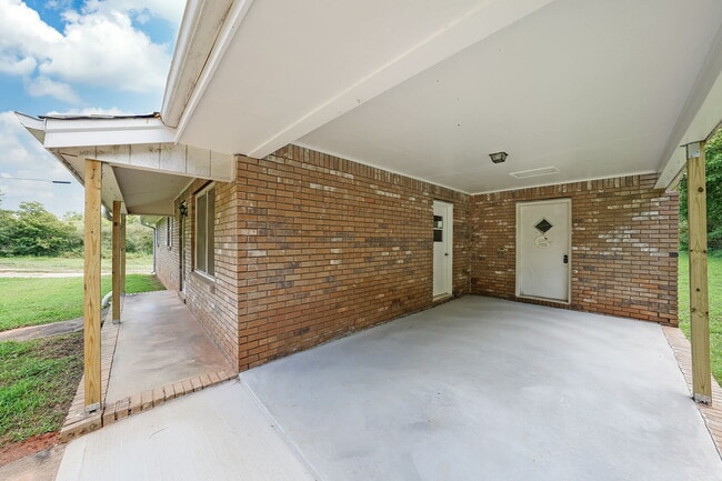 Photo - 3/1 Ranch home on 4 Acres close to shopping and dining in Canton!