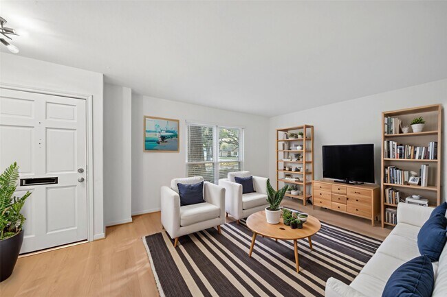 Photo - 9654 Westview Dr Unit 9