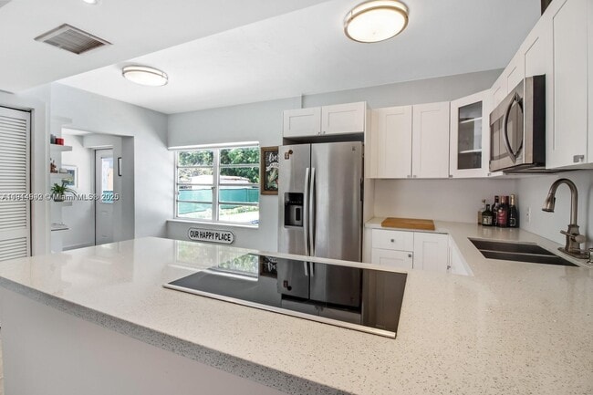 Photo - 827 NE 140th St