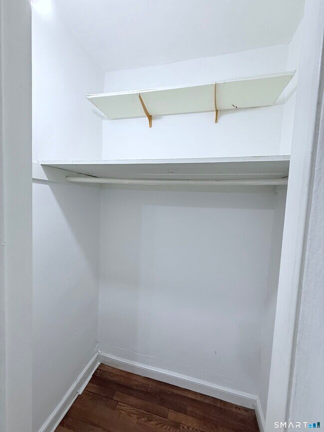 Photo - 140 Woodside Green Unit 1