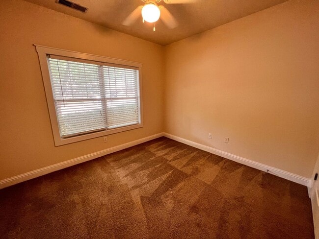 Photo - 4 Bedroom House in The Retreat South!